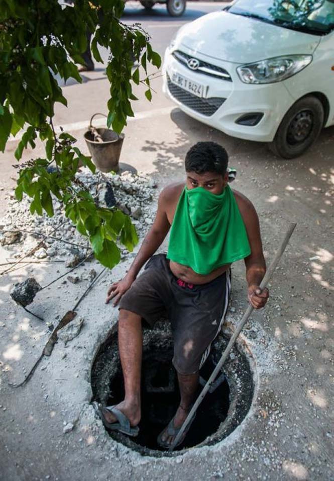 Οι δύτες υπονόμων στο Δελχί έχουν μια από τις πιο αηδιαστικές δουλειές στον κόσμο (5)
