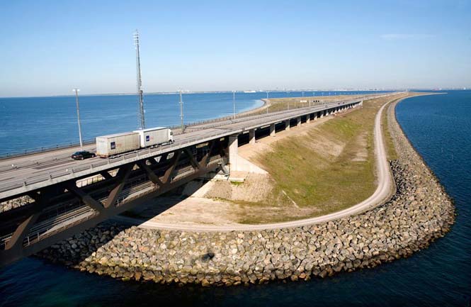 Αυτή η καταπληκτική γέφυρα μετατρέπεται σε τούνελ και συνδέει την Δανία με την Σουηδία (5)