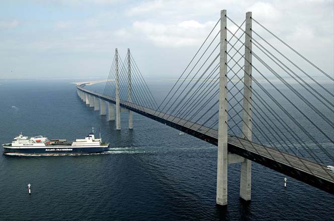 Αυτή η καταπληκτική γέφυρα μετατρέπεται σε τούνελ και συνδέει την Δανία με την Σουηδία (9)