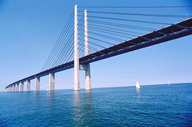 Αυτή η καταπληκτική γέφυρα μετατρέπεται σε τούνελ και συνδέει την Δανία με την Σουηδία (12)
