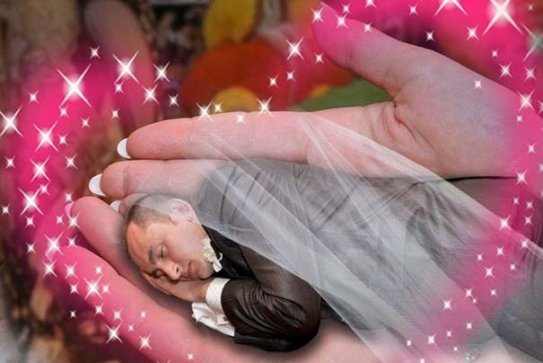 Παράξενα και ξεκαρδιστικά στιγμιότυπα γάμων στην Ρωσία (16)