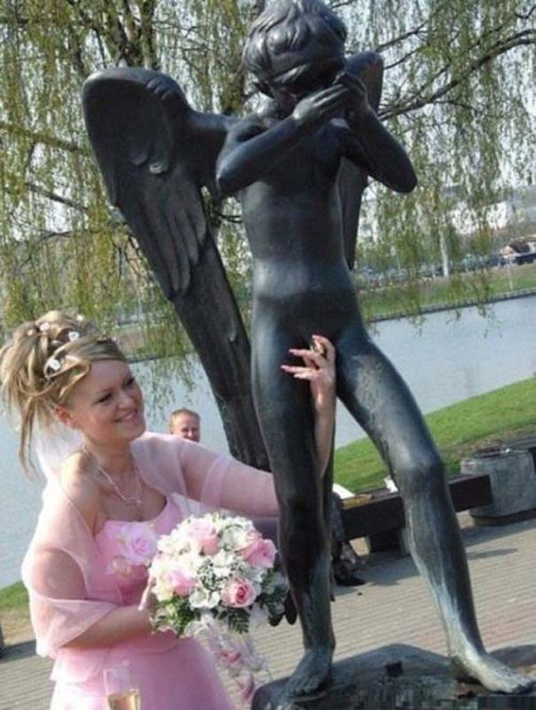 Παράξενα και ξεκαρδιστικά στιγμιότυπα γάμων στην Ρωσία (22)