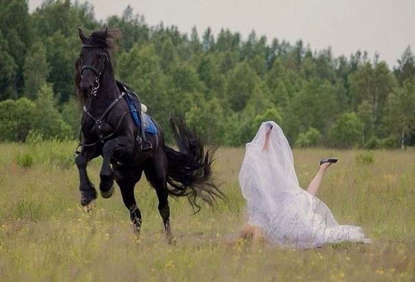 Παράξενα και ξεκαρδιστικά στιγμιότυπα γάμων στην Ρωσία (37)
