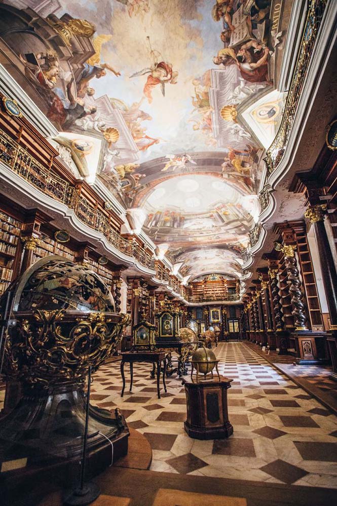 Στην Τσεχία βρίσκεται μια από τις πιο εντυπωσιακές βιβλιοθήκες στον κόσμο (2)