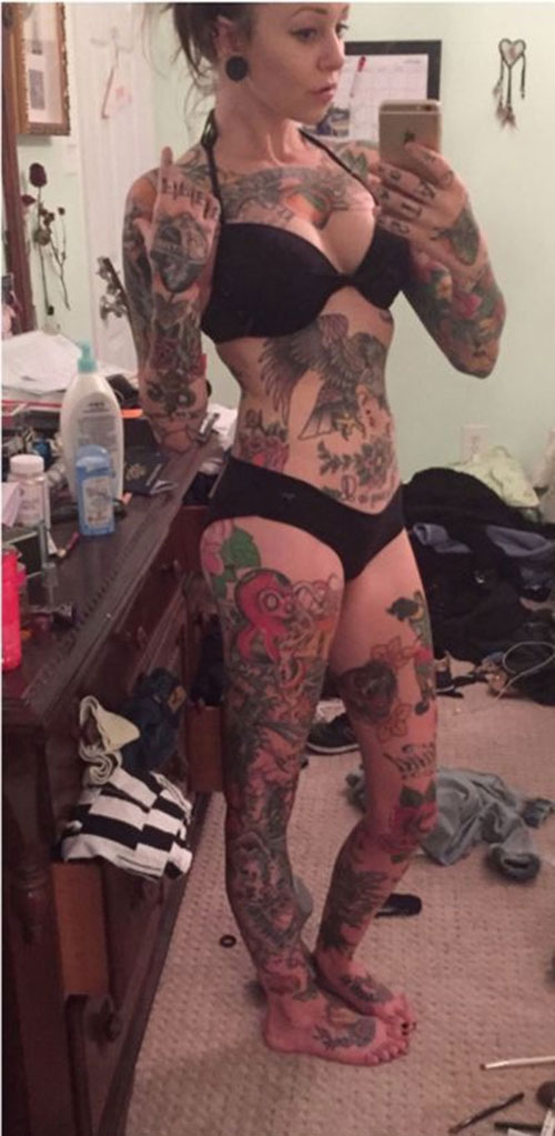 Κοπέλα δείχνει το σώμα της πριν και μετά τα τατουάζ (3)