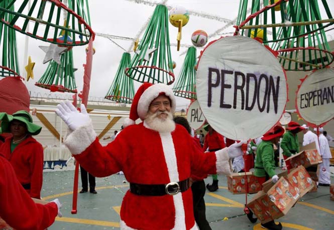 Πως γιορτάζουν τα Χριστούγεννα οι κρατούμενοι μιας φυλακής στο Περού (6)