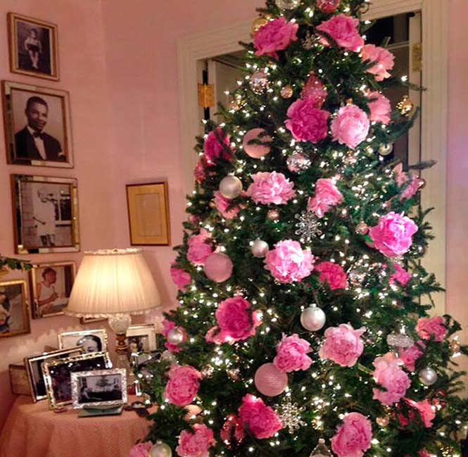 Στολισμοί χριστουγεννιάτικου δένδρου με λουλούδια (13)