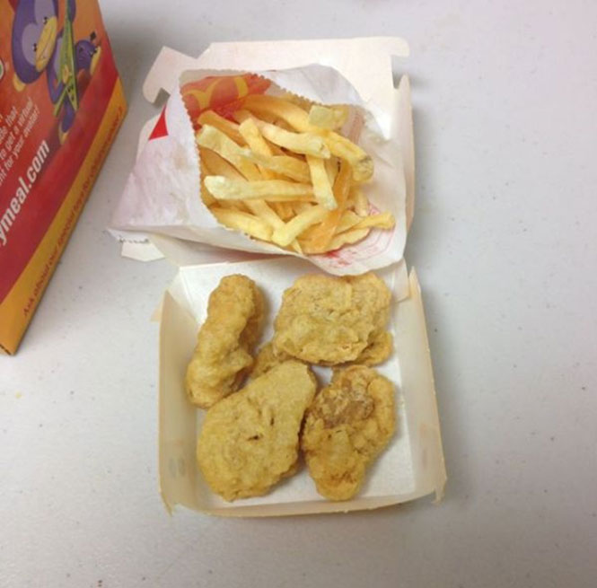 Δείτε πως είναι ένα Happy Meal από τα McDonalds 6 χρόνια μετά την αγορά του (2)