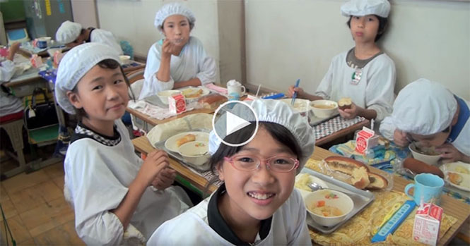 Στην Ιαπωνία τα σχολικά γεύματα δεν έχουν να κάνουν μόνο με το φαγητό