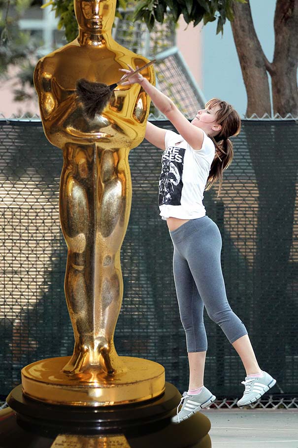 Η Jennifer Lawrence παίζει μπάσκετ και οι χρήστες του Photoshop ξεσαλώνουν (5)