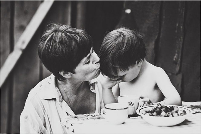 Υπέροχες φωτογραφίες καταγράφουν την μοναδική σχέση μεταξύ μητέρας και γιου (14)