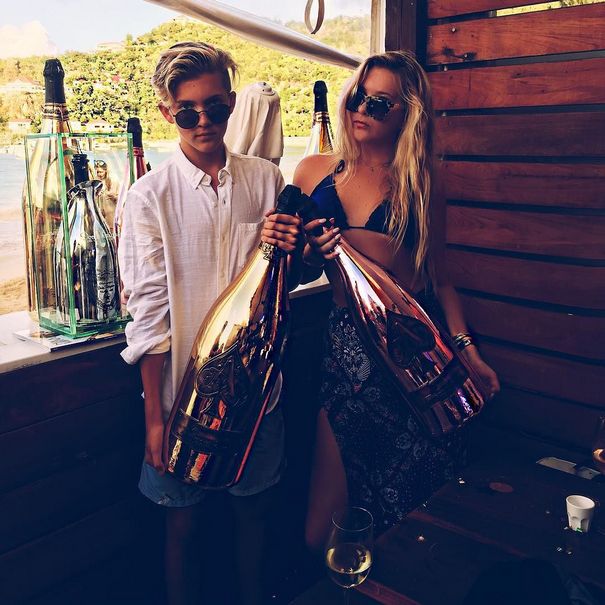 Τα πλουσιόπαιδα του Instagram γιορτάζουν το καλοκαίρι τους (22)
