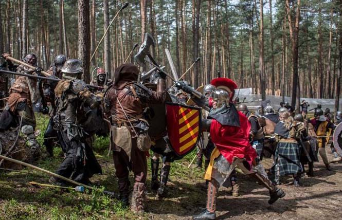 Χιλιάδες fans συγκεντρώθηκαν στην Τσεχία για να αναπαραστήσουν μια μάχη από το «The Hobbit» (13)
