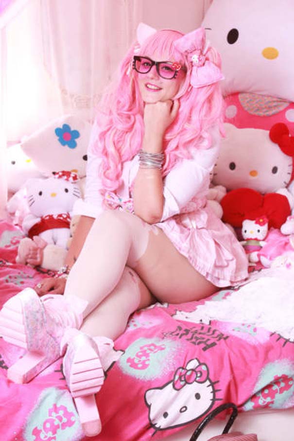 Λάτρης της Hello Kitty έχει ξοδέψει πάνω από 40 χιλιάδες δολάρια για την μανία της (2)