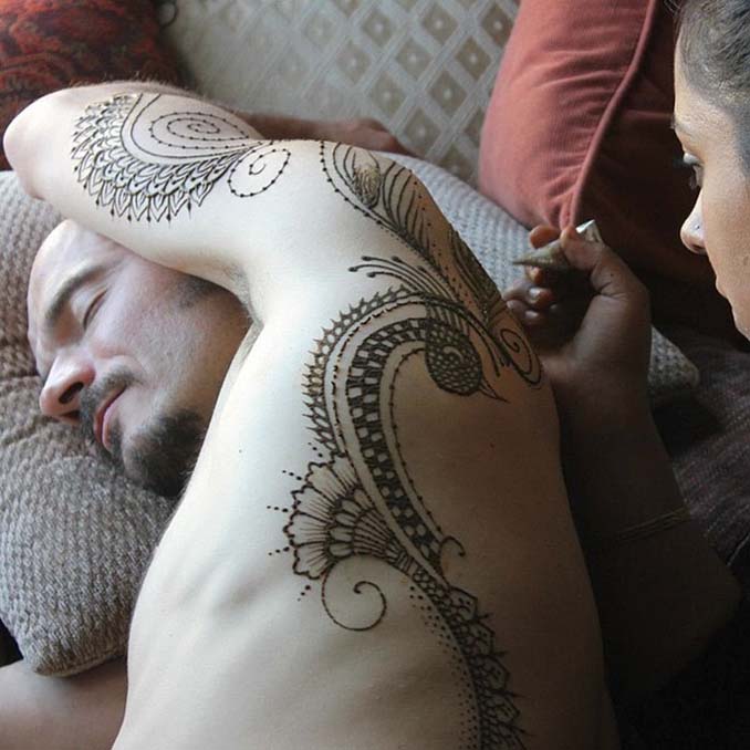 Menna: Η τάση κατά την οποία άνδρες κάνουν περίτεχνα τατουάζ χένα (24)