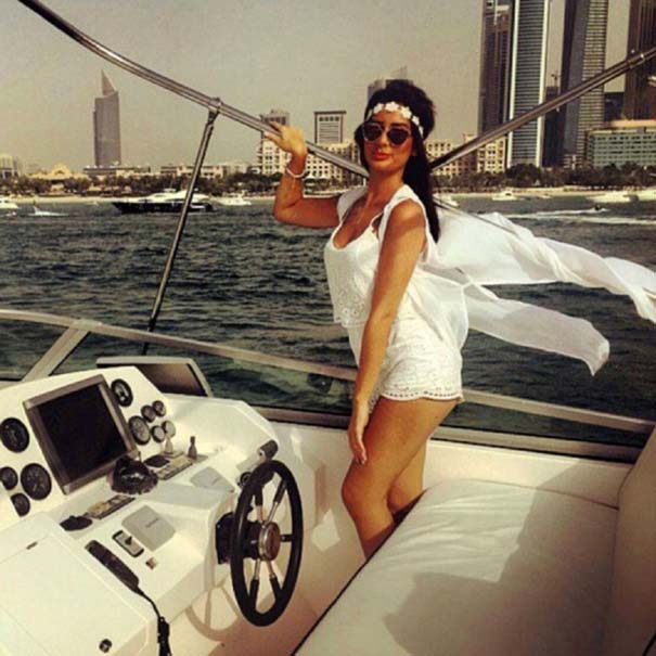 Τα πλουσιοκόριτσα του Ντουμπάι κάνουν «πασαρέλα» στο Instagram (2)
