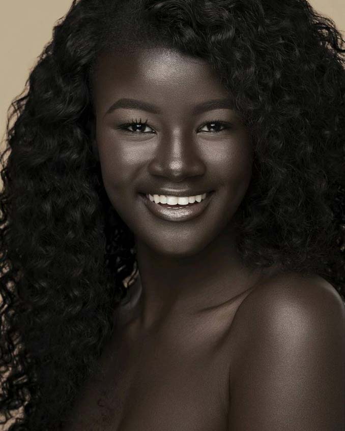 Έφηβη δέχτηκε εκφοβισμό για το απίστευτα σκούρο δέρμα της, έγινε μοντέλο και κατέκτησε το Internet (3)