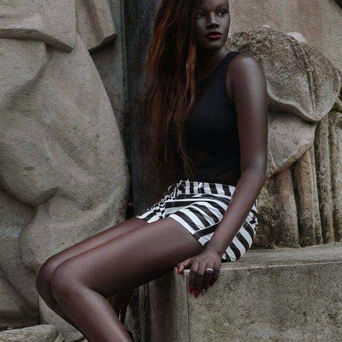 Έφηβη δέχτηκε εκφοβισμό για το απίστευτα σκούρο δέρμα της, έγινε μοντέλο και κατέκτησε το Internet (6)