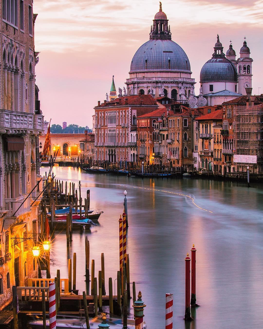 Όταν ξημερώνει στην Βενετία | Φωτογραφία της ημέρας