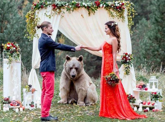 Απλά ένας συνηθισμένος γάμος στην Ρωσία... (11)