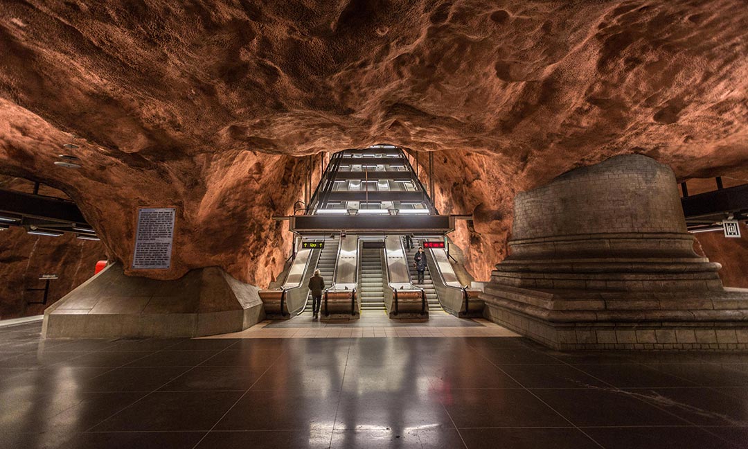 Ένας από τους εντυπωσιακούς σταθμούς του μετρό της Στοκχόλμης | Φωτογραφία της ημέρας