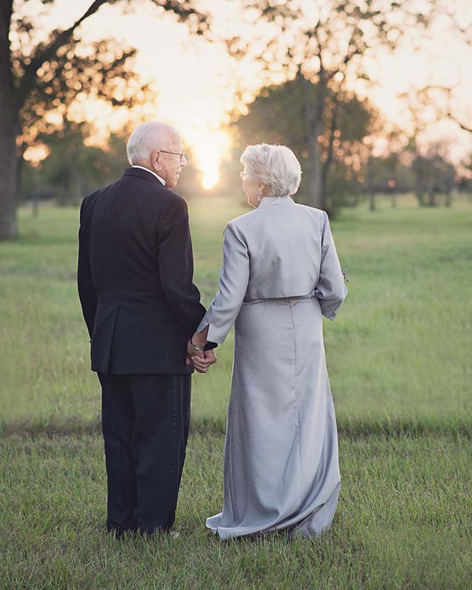 Ζευγάρι περίμενε 70 χρόνια για να κάνει τη γαμήλια φωτογράφηση του (8)
