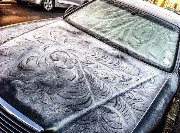 Όταν ο πάγος δημιουργεί απίστευτη τέχνη πάνω σε αυτοκίνητα (10)