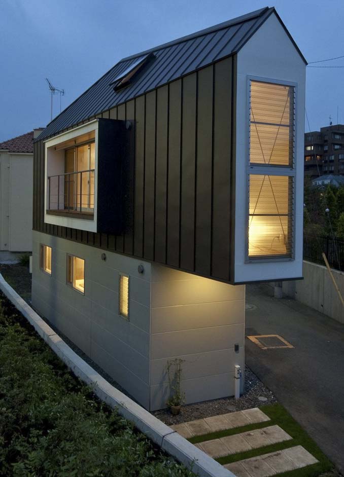 Αυτό το στενό σπίτι στην Ιαπωνία φαίνεται μικροσκοπικό μέχρι να δεις το εσωτερικό του (2)