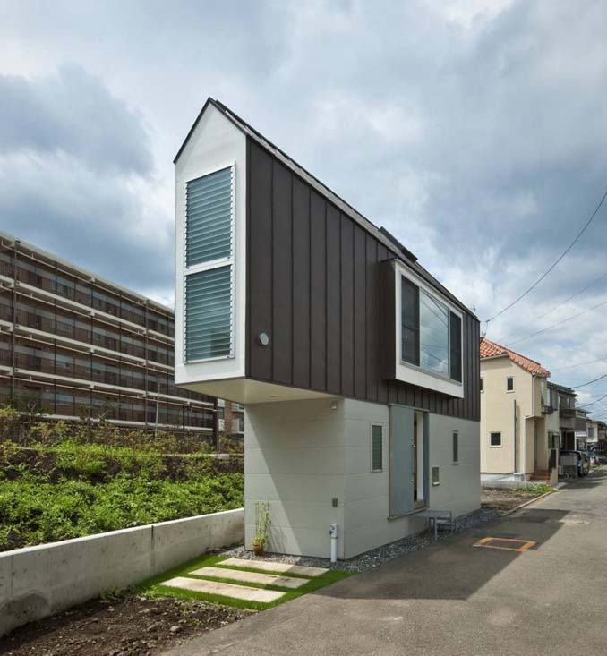 Αυτό το στενό σπίτι στην Ιαπωνία φαίνεται μικροσκοπικό μέχρι να δεις το εσωτερικό του (9)