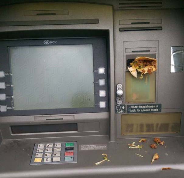 Παράξενα που μπορεί να συναντήσεις σε ένα ATM (24)