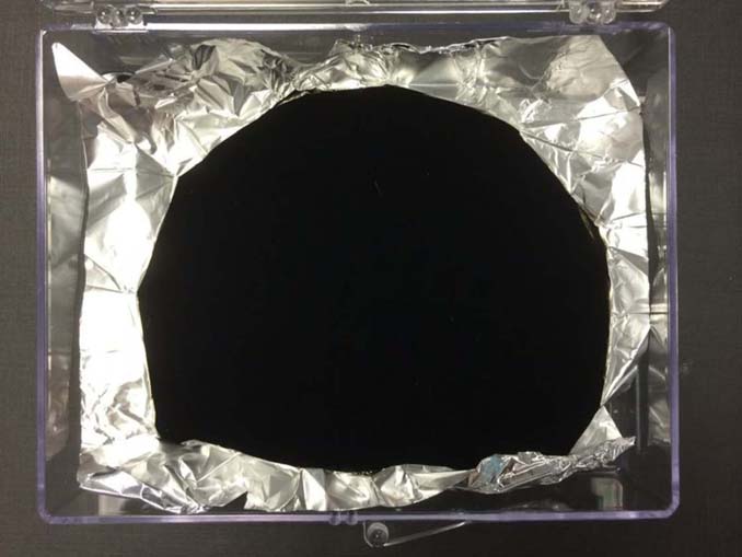 Vantablack 2.0: Το πιο σκούρο υλικό στον κόσμο μόλις έγινε ακόμη πιο μαύρο (8)
