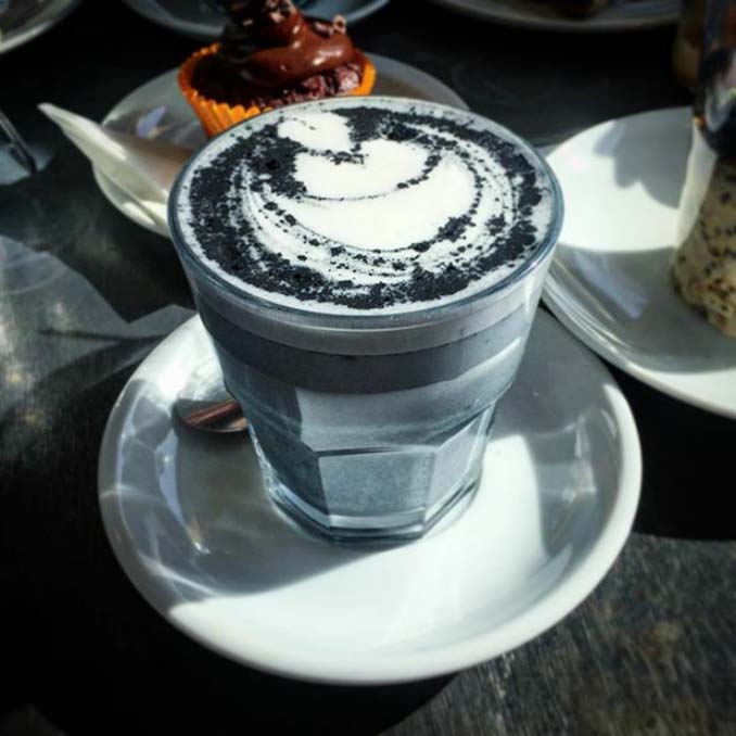 Goth Latte - Μαύρος Καφές (10)