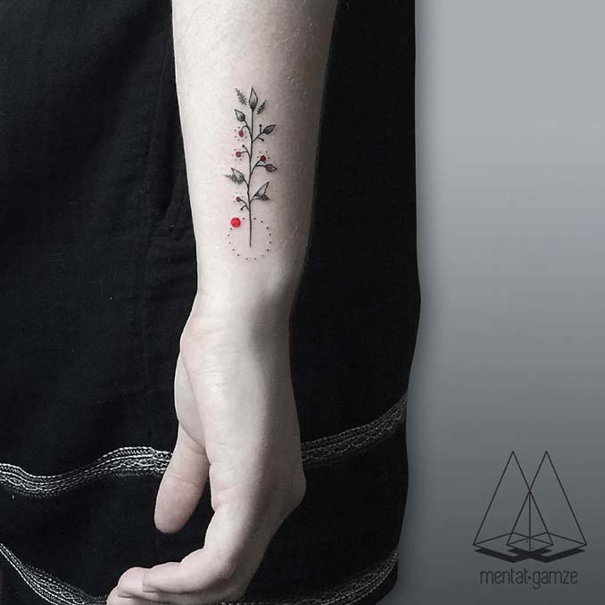 Τατουάζ με κόκκινη κουκκίδα (21)
