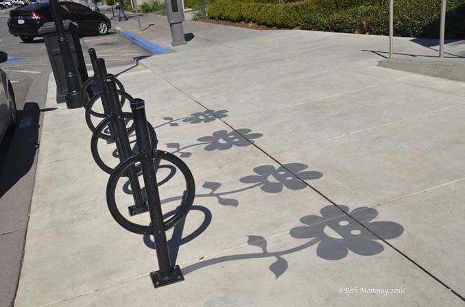Street artist σχεδίασε ψεύτικες σκιές για να μπερδέψει τους περαστικούς (1)