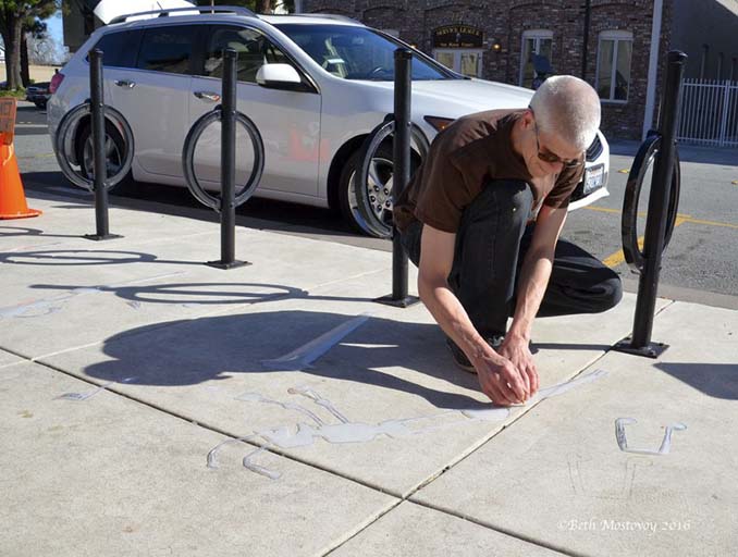 Street artist σχεδίασε ψεύτικες σκιές για να μπερδέψει τους περαστικούς (8)