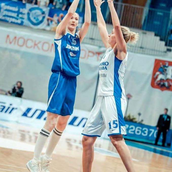Είναι η Ekaterina Lisina το ψηλότερο μοντέλο στον κόσμο; (2)