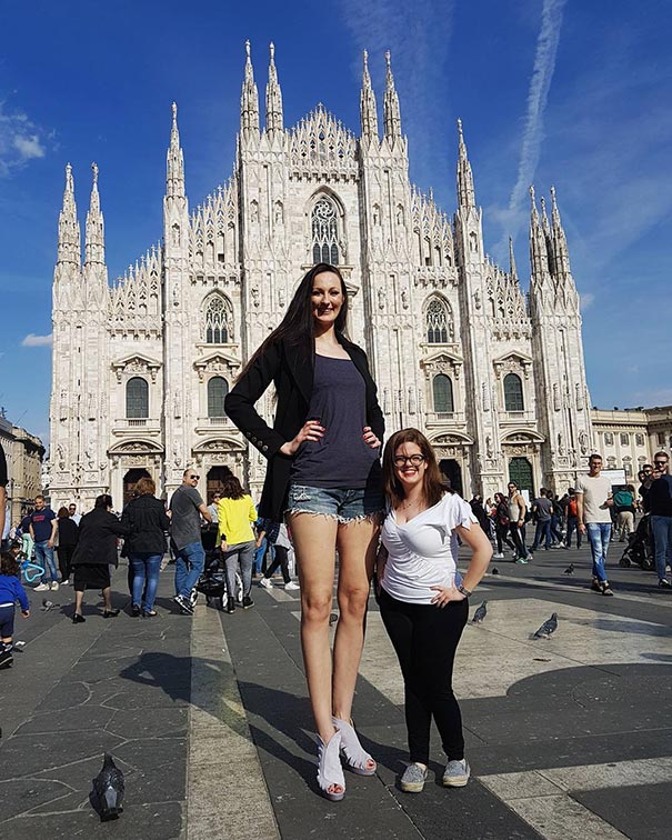 Είναι η Ekaterina Lisina το ψηλότερο μοντέλο στον κόσμο; (1)
