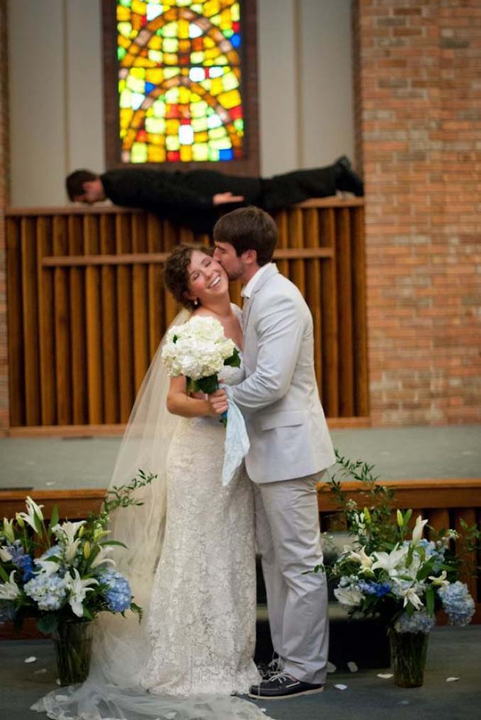 Ξεκαρδιστικά photobombings σε φωτογραφίες γάμων (3)