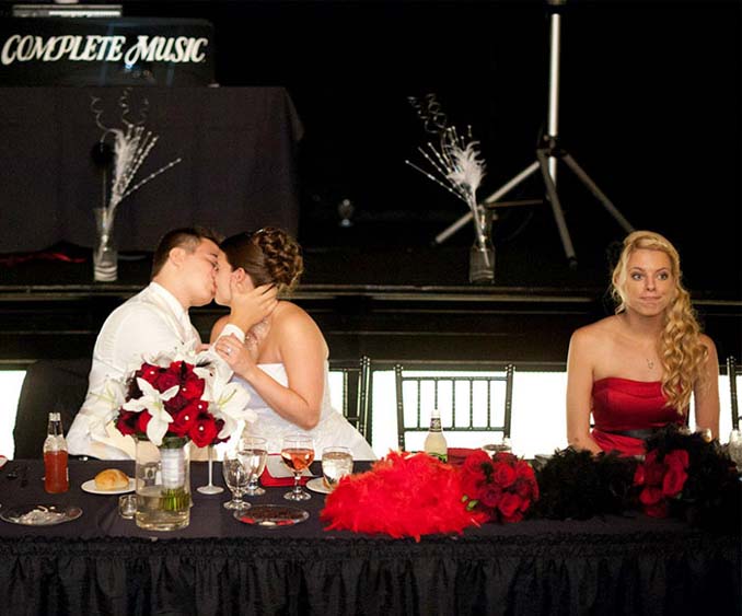 Ξεκαρδιστικά photobombings σε φωτογραφίες γάμων (11)