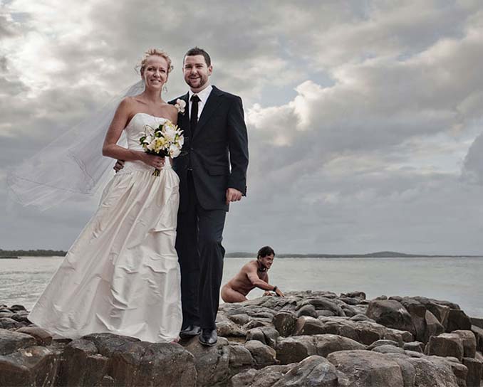 Ξεκαρδιστικά photobombings σε φωτογραφίες γάμων (14)