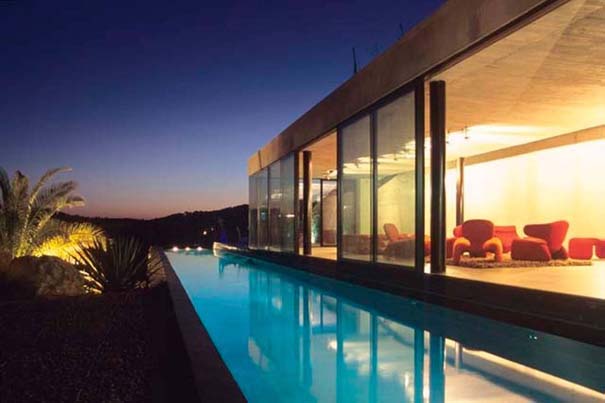 Αυτό το Airbnb στη νότια Γαλλία διαθέτει πισίνα ενυδρείο 27 μέτρων (2)