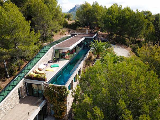 Αυτό το Airbnb στη νότια Γαλλία διαθέτει πισίνα ενυδρείο 27 μέτρων (5)