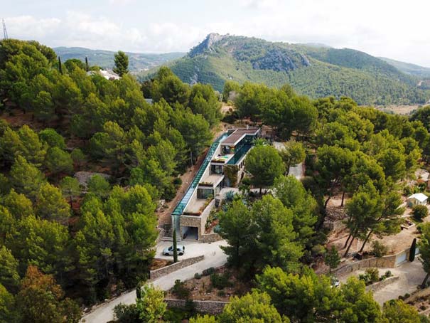 Αυτό το Airbnb στη νότια Γαλλία διαθέτει πισίνα ενυδρείο 27 μέτρων (6)