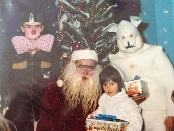 Περίεργες και άβολες χριστουγεννιάτικες οικογενειακές φωτογραφίες (3)