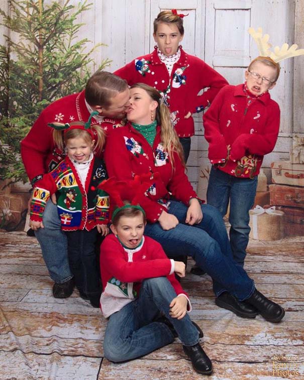 Περίεργες και άβολες χριστουγεννιάτικες οικογενειακές φωτογραφίες (6)