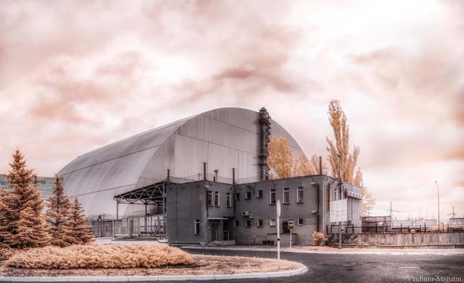 Η απαγορευμένη ζώνη του Chernobyl μέσα από υπέρυθρες φωτογραφίες (2)