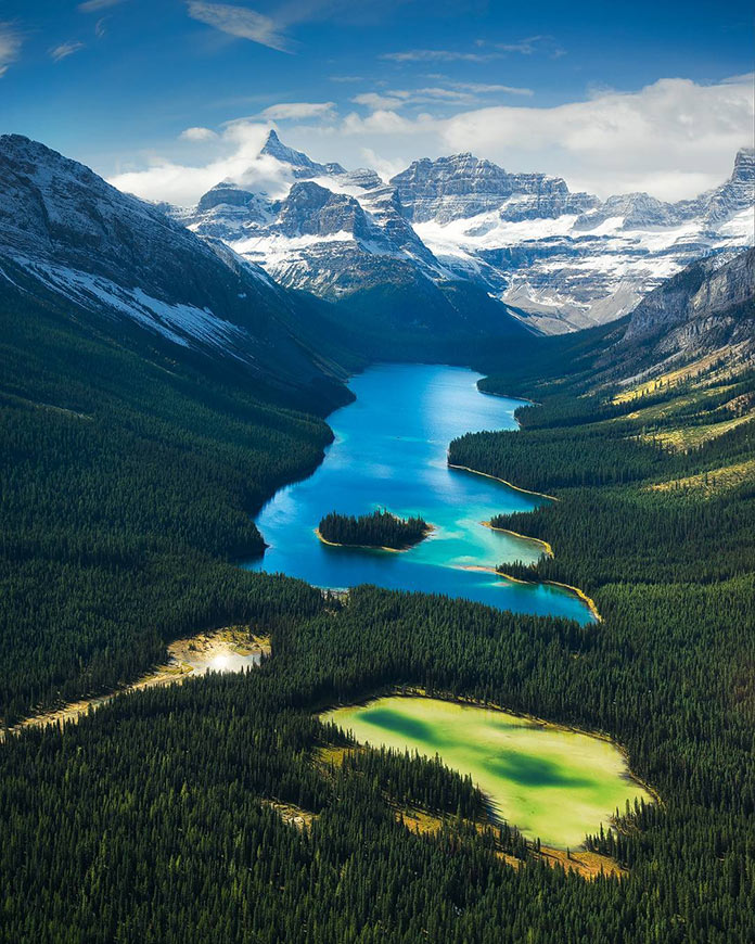 Πετώντας πάνω από τη λίμνη Marvel στον Καναδά | Φωτογραφία της ημέρας