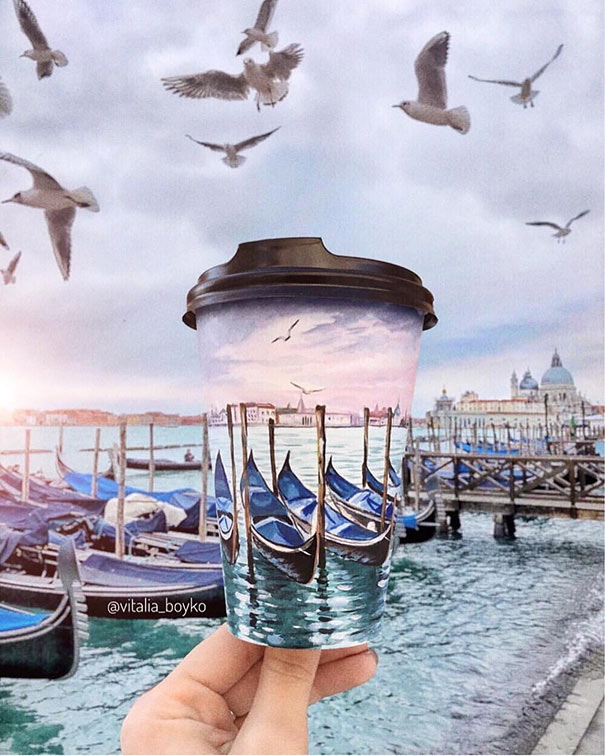 Εντυπωσιακή τέχνη με ένα ποτήρι καφέ | Φωτογραφία της ημέρας