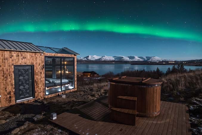 Ονειρική γυάλινη καλύβα στην Ισλανδία για να θαυμάζεις το Βόρειο Σέλας από το κρεβάτι σου (1)