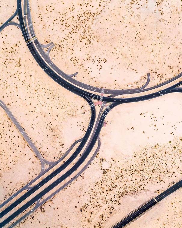 Εκπληκτικές φωτογραφίες δείχνουν την έρημο να κατακτά το Ντουμπάι και το Αμπού Ντάμπι (3)